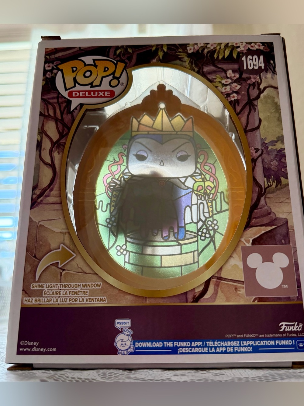 Funko Pop! Deluxe Snow White #1694 Stained Glass New in Box - Picture 2 of 7